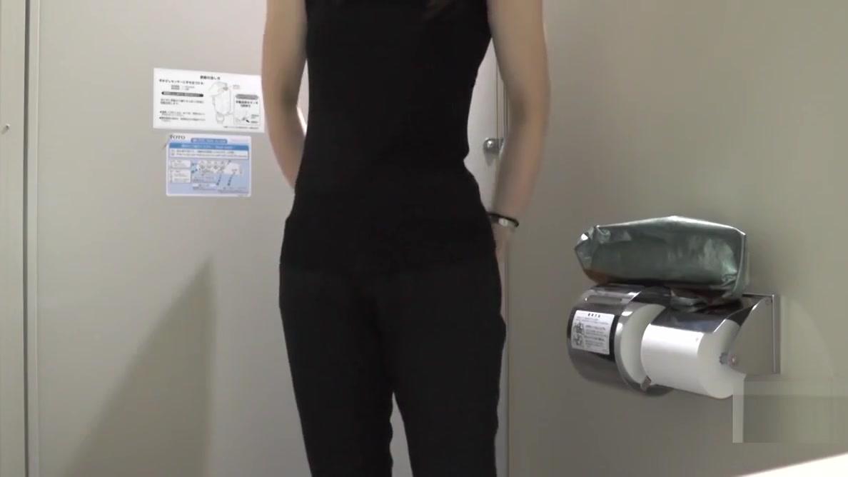 Elitist abnormal woman. In the restroom in a workplace, onan - 1
