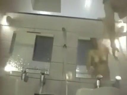 Bath Voyeur Expose Naked Body - 2