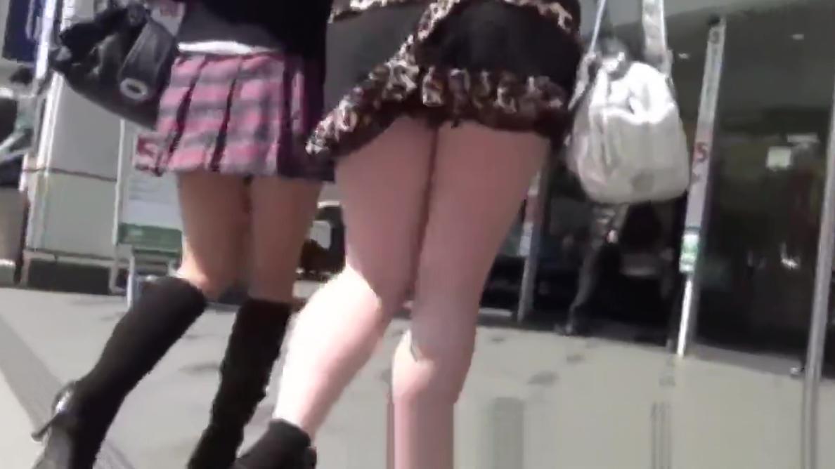 Real Japanese babes filmed up skirt by naughty voyeur - 1