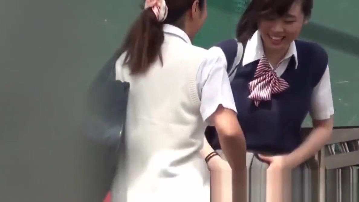 Naughty Japanese schoolgirls pissing in secret public place - 1