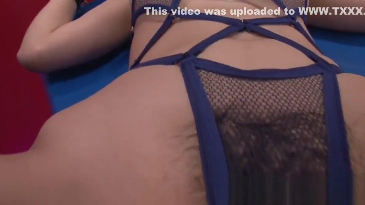 AdultGames  They stick toys in her pussy til she squirts and cum on her PornGur - 1