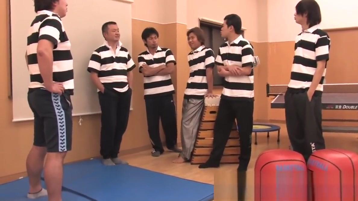 Schoolgirl gets her pussy pounded by jocks in the gym - 1