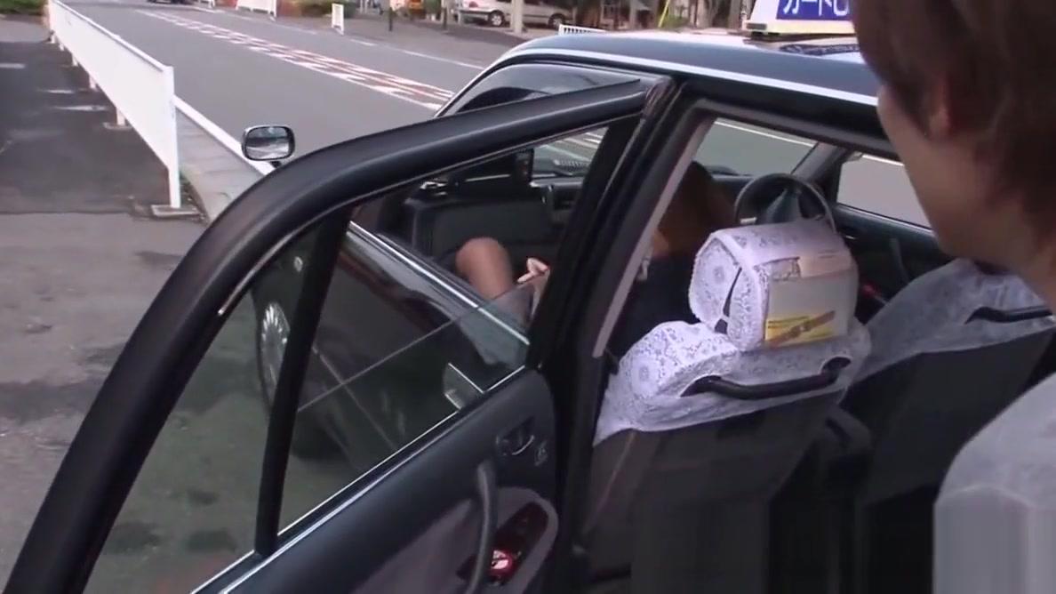 Hot Japanese babe fucks him in the car - 1