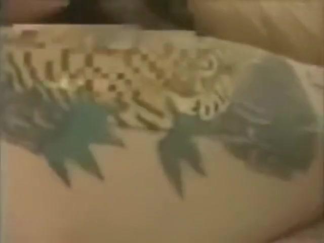 Tattooed japanese woman gets fucked - 1