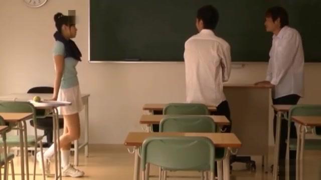Sola  Sexy schoolgirl Nana Ogura msturbates a big cock with her feet. eFappy - 1