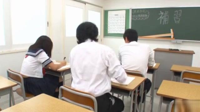 Huge Cock Schoolgirl Yuika Seno Daydreams Of A Threesome In Class Cruising