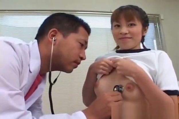 Sexy japanese girl sucking her doktors part5 - 2