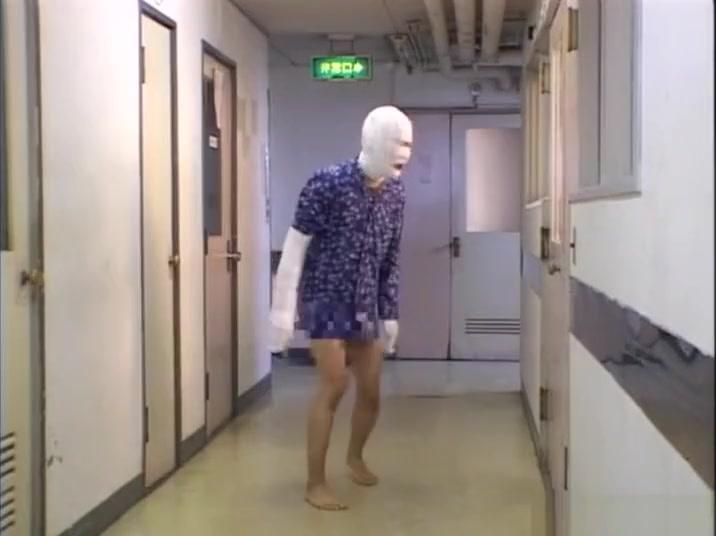 Japanese AV model plays nurse for sick guy in the hospital - 2