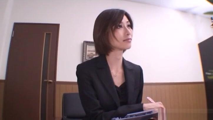 VideosZ Outstanding daing Akari Asahina giving a kinky hand job Longhair