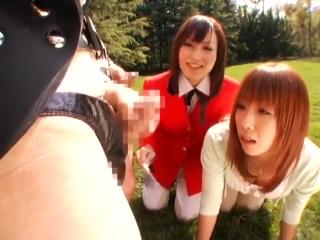 Shaking Shy Japan Girl gives Handjob Bersek