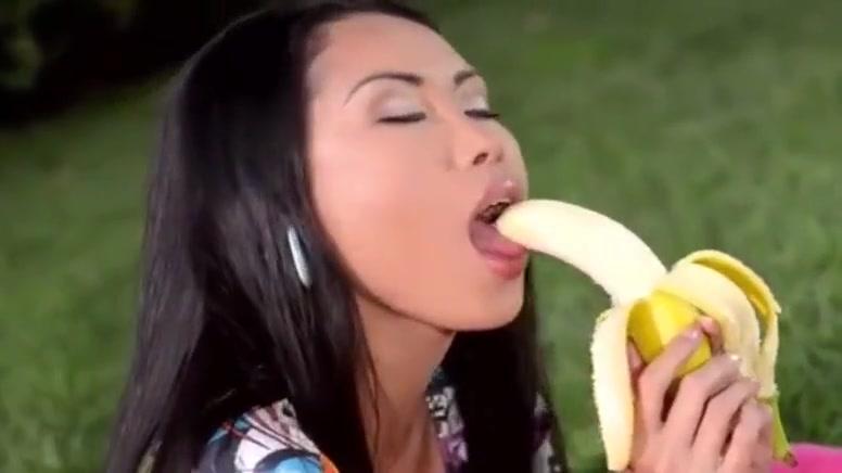 Japanese Girl Having Sex With Banana - 1