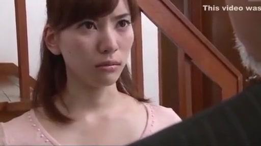 Japanese housewife is intimidated by neighbor (Full: bit.ly/2Odtl7r) - 2