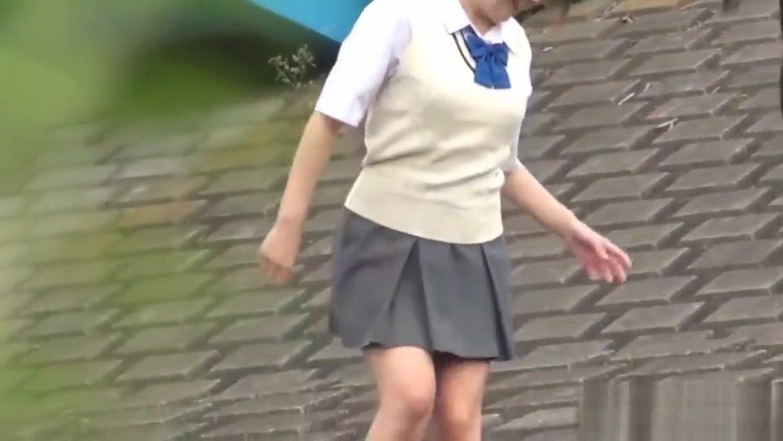 Japanese teens pissing - 2
