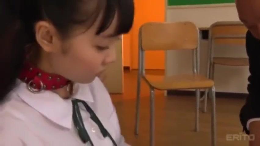 Japanese schoolgirls are being played - 2