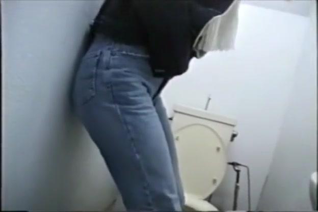 toilet jeans omorashi - 1