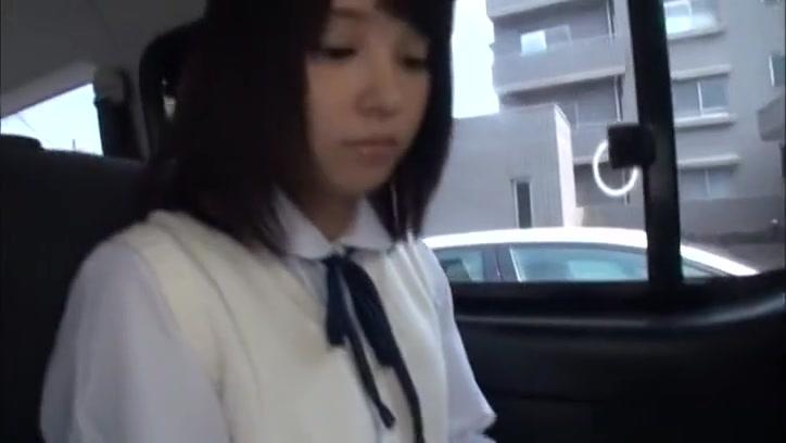 Sexy Asian babe, Miu Mizuno enjoys car sex - 2