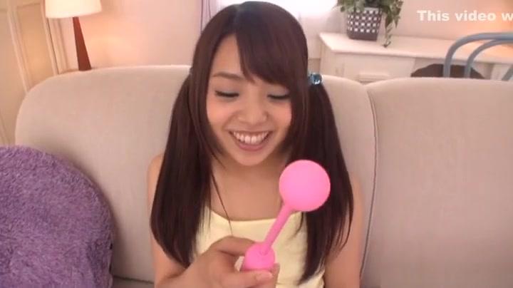 Lip smacking Hashimoto Maya delighting her twat - 1