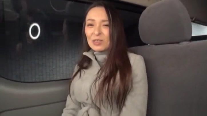 Underwear Alluring Asian milf gets persuaded to have some steamy car sex Upskirt