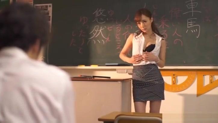 Glamour Porn Cute teacher likes getting freaky with young stud Oriental