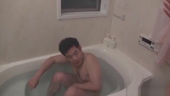 Hot Japanese AV model and teen friends enjoy foursome bathing - 1