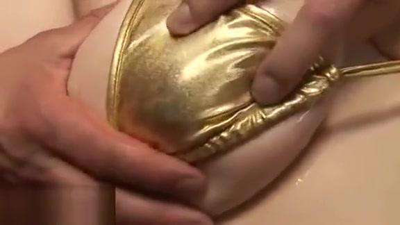 Japanese huge tits oil massage - 1