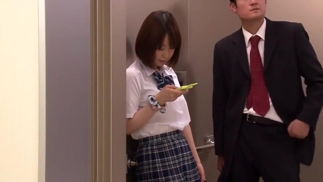 Eroticism! Schoolgirl Trapped in an Elevator - Yu Shinoda - 2