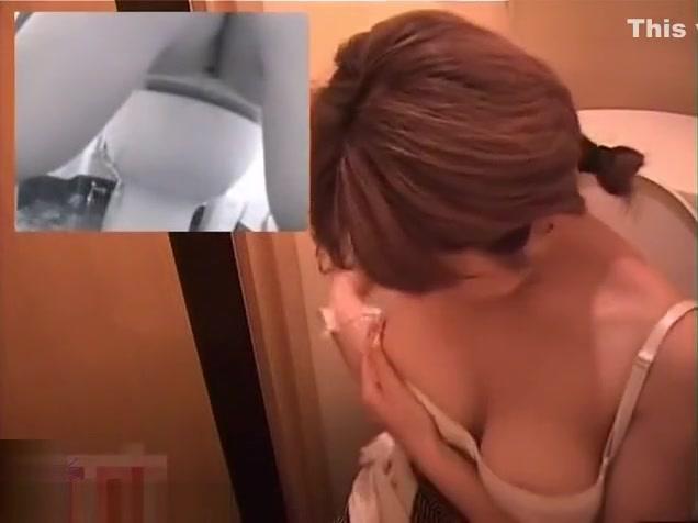 Semen Hot Japanese Girl In Toilet Masturbating Live