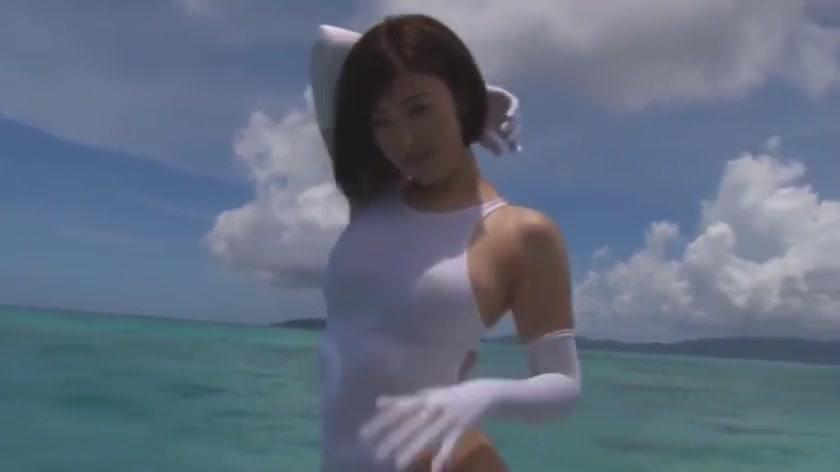 Underwater Sex in Sexy White Outfit Pt1 - 1