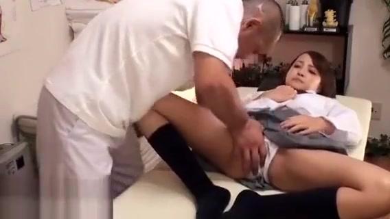 Japanese 18yo schoolgirl massage turned in sex - 1