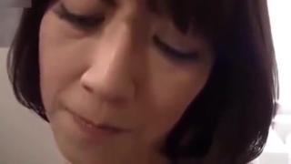 Facials Yamaguchi Atsuko - Helping mother massage to make her orgasm, then mother helps son blowjob Novinhas