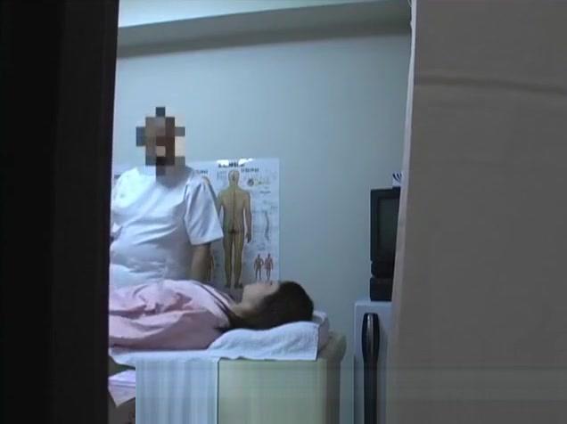 Japanese Masseur Fuck Cutes At Fake Massage Room 15 - 1
