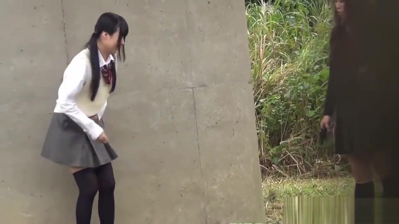 Cumming Japanese teen pee park Master