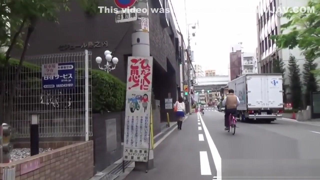 DoceCam Japanese slut pee street Caiu Na Net