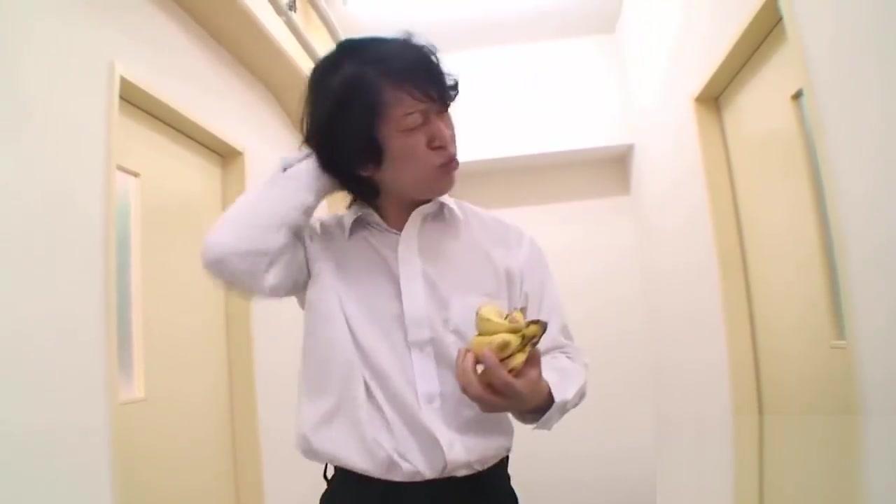 Cute Japanese schoolgirl delivers a fantastic blowjob - 1