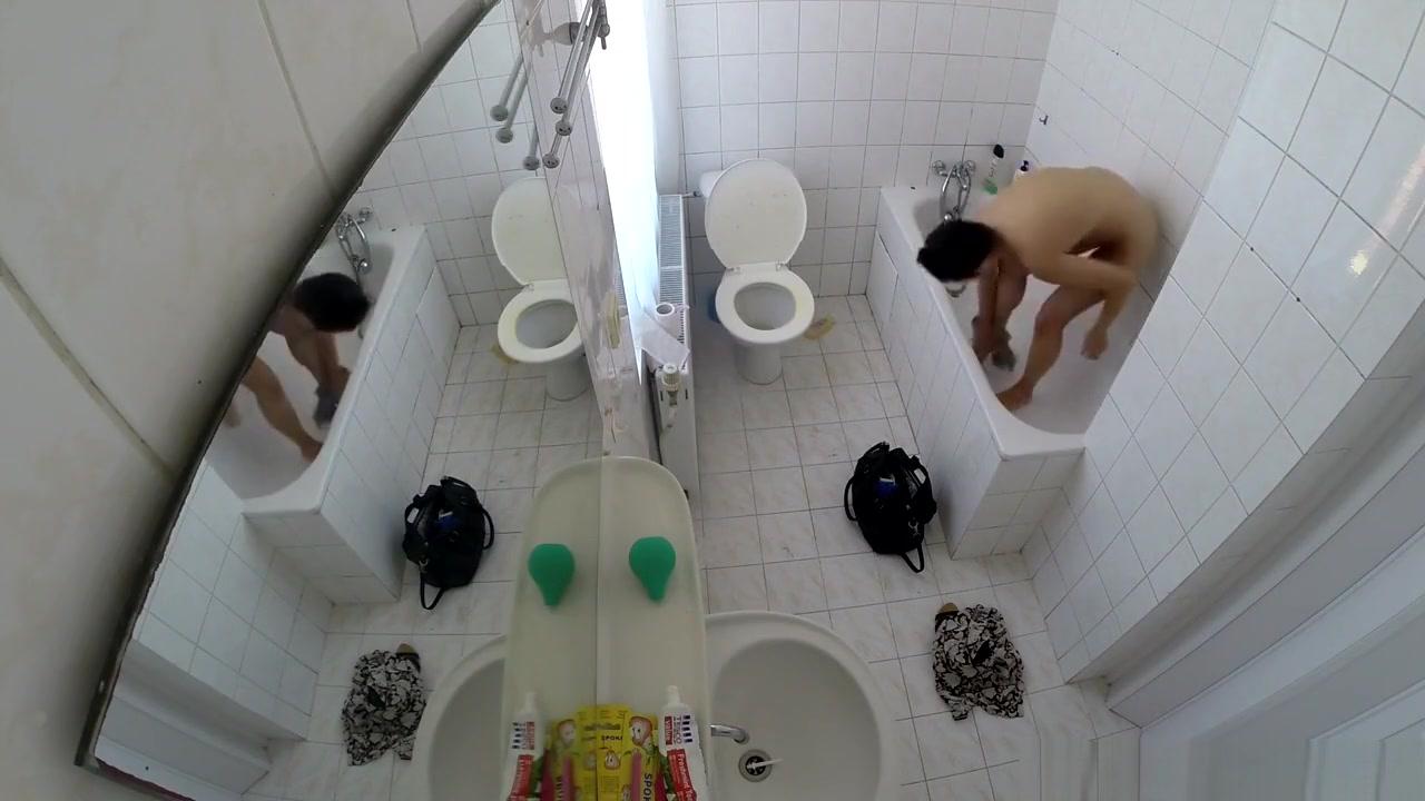 Voyeur hidden cam girl shower Porn toilet - 2