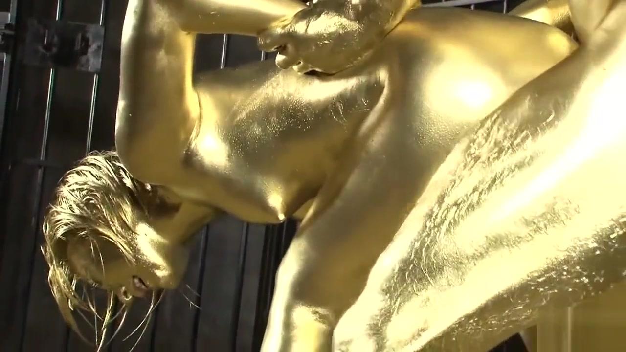 Lima Japanese teen in gold paint gets fucked Putaria