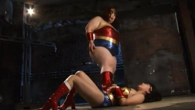 Real Amatuer Porn big sexy BBW wonderwoman vs linda carter type wonderwoman XerCams