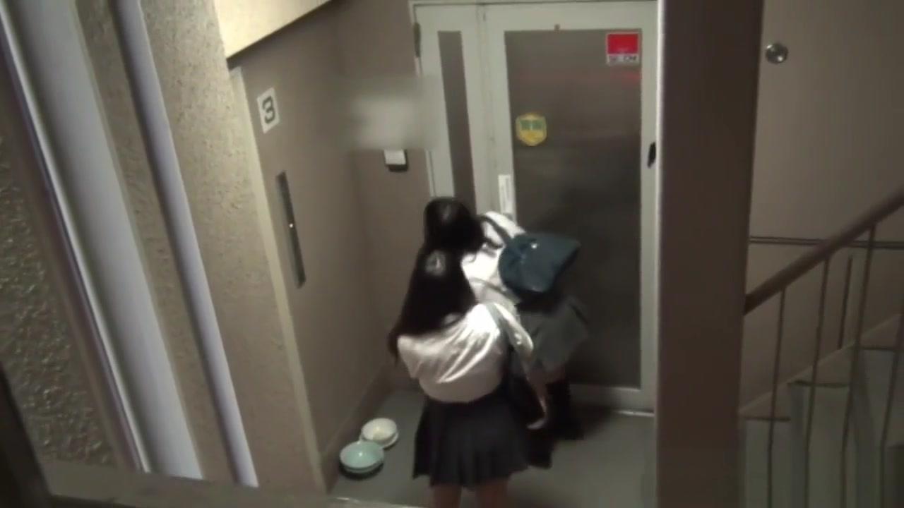 Japanese teenage skanks peeing - 2