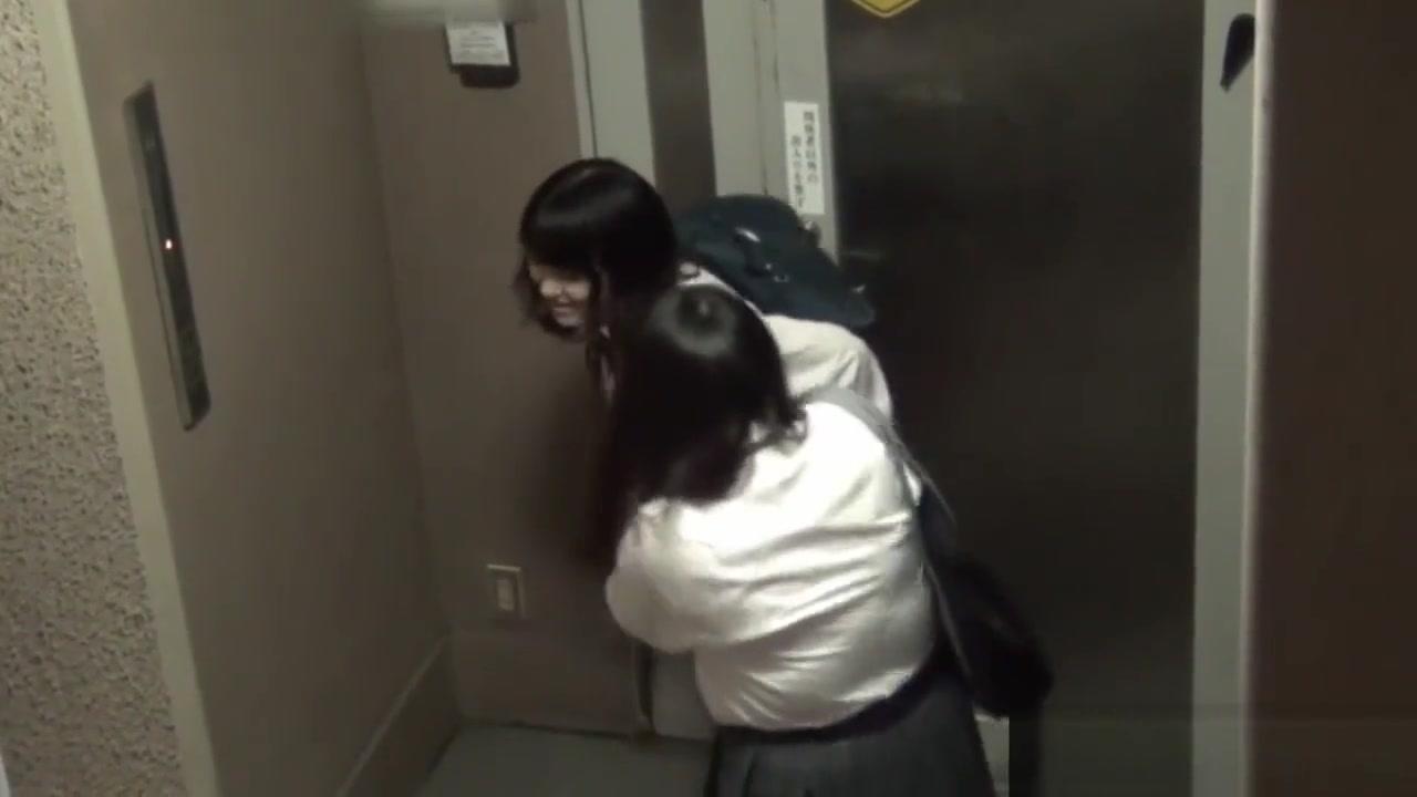 Amatuer Sex Japanese teenage skanks peeing Celebrity