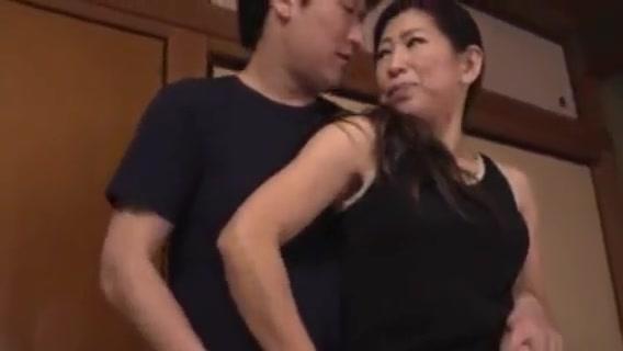 Young son seduce his Japanese stepmom after dad just go work FULL HERE : tiny.cc/d0659y - 2