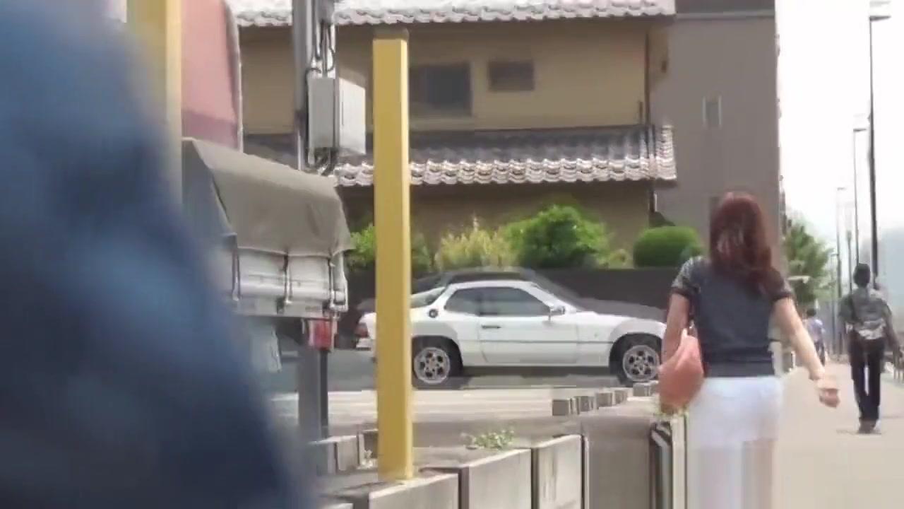 Esposa Japanese babes urinating on street Ass Sex