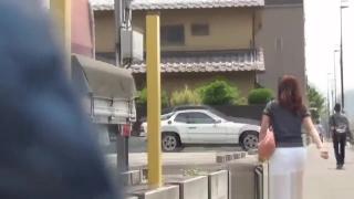 Gozando Japanese babes urinating on street Cum Inside