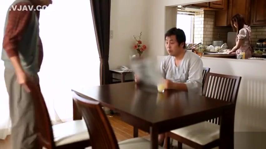 Stunning breasty Japanese MILF Wakana Kinoshita in real blowjob video - 2