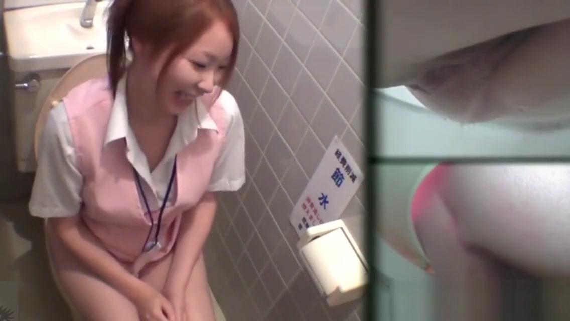 Pissing japanese babes - 1