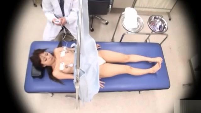 Anus Japanese girl gets her pussy checked out in detail! Masturbandose