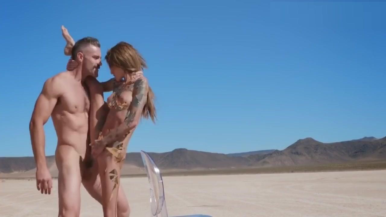 Flexible fit girl fucked in the middle of the desert - 1