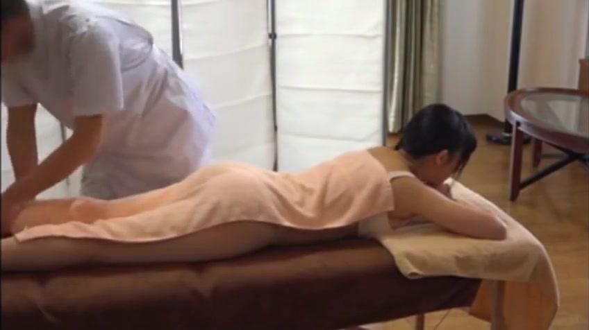 Japanese Cheating wife get massage fuck infornt of his Husband. - 2