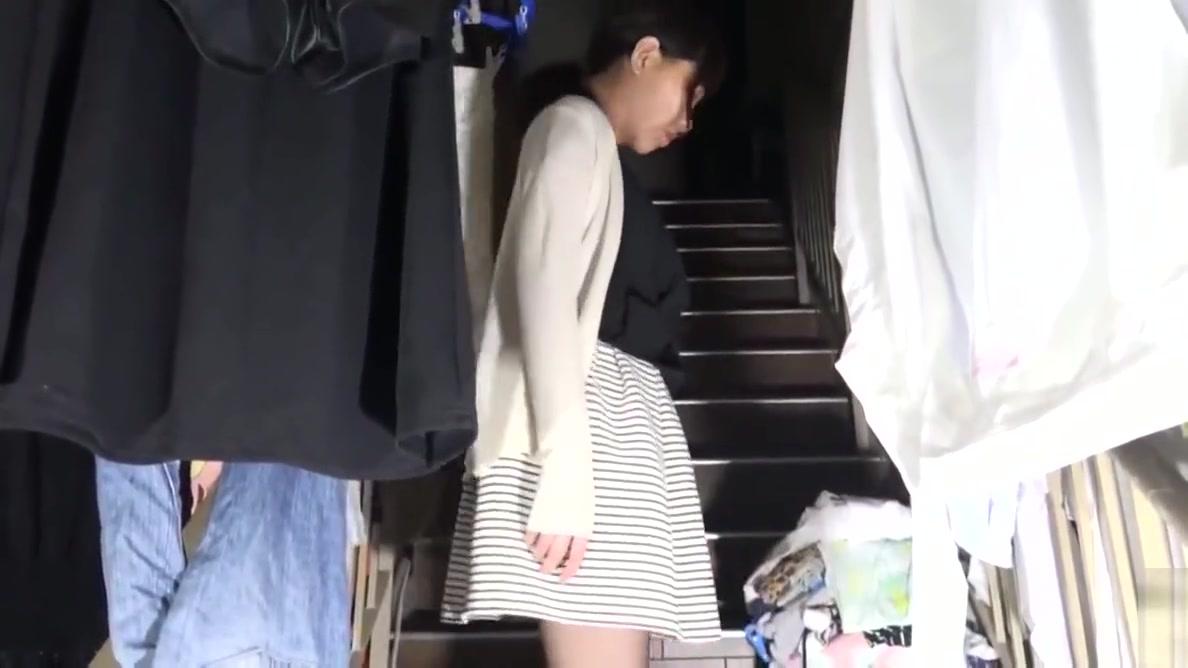 Japanese girls farting - 2