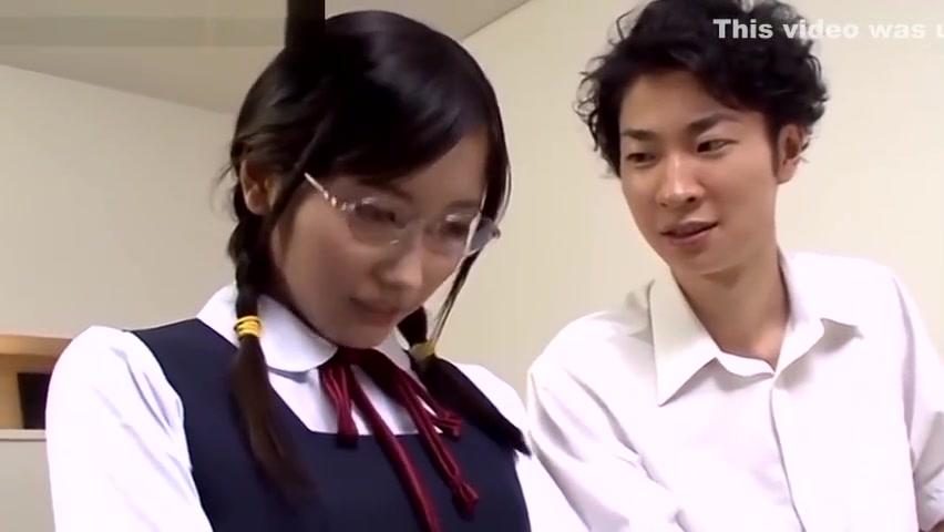Japanese Schoolgirl with glasses creampie - 2