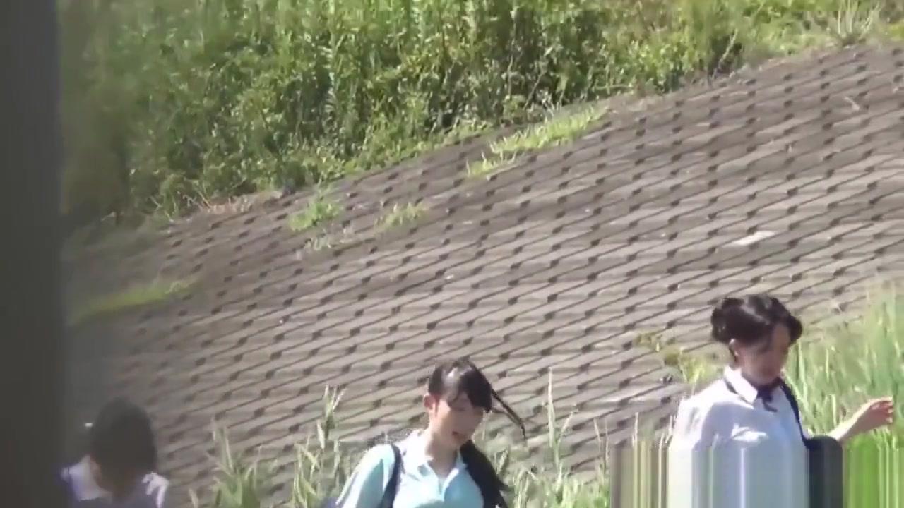 Japanese teens urinating outdoors - 2